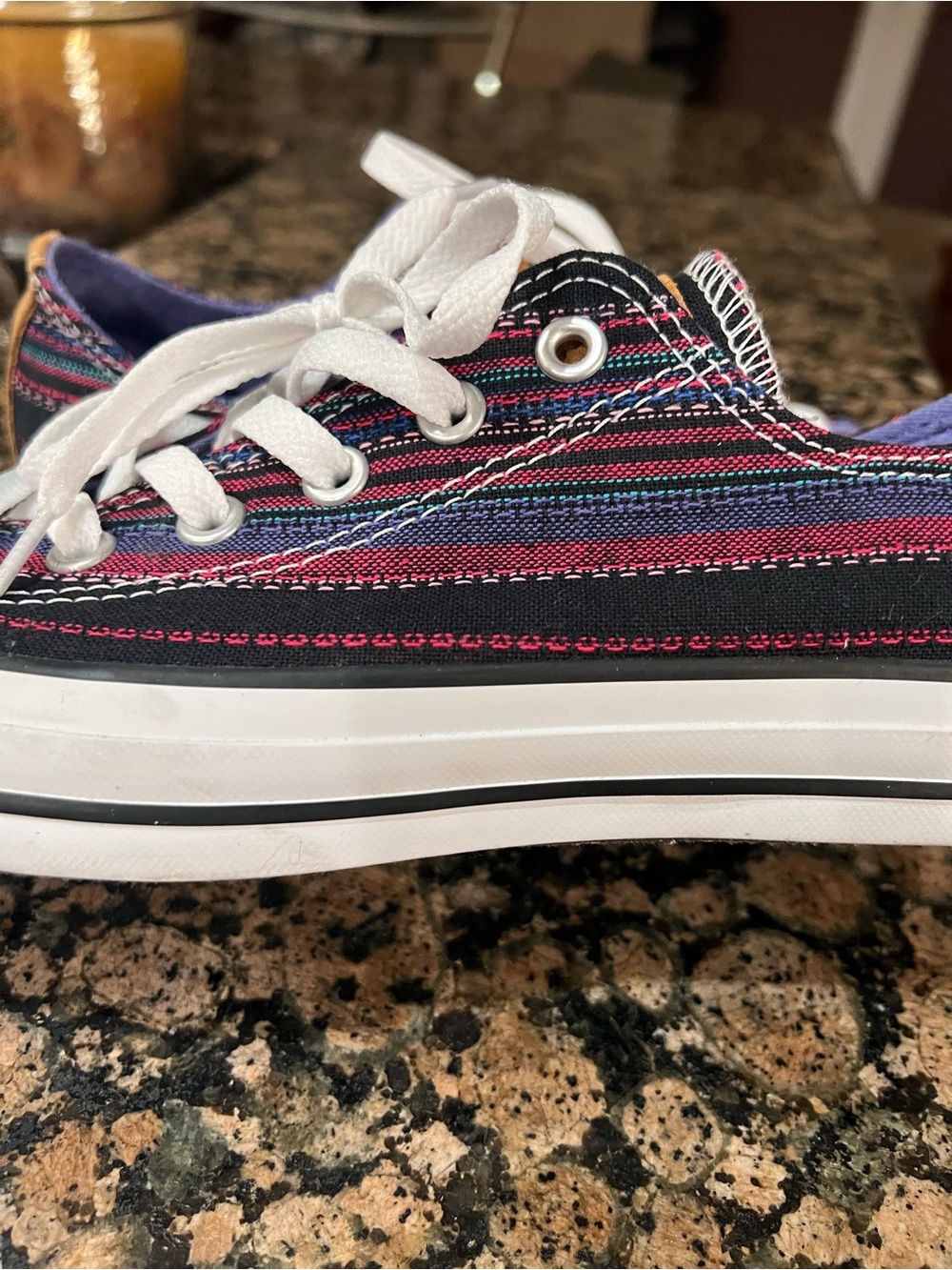 Converse Women’s Size 9 NWT - Picture 8 of 12